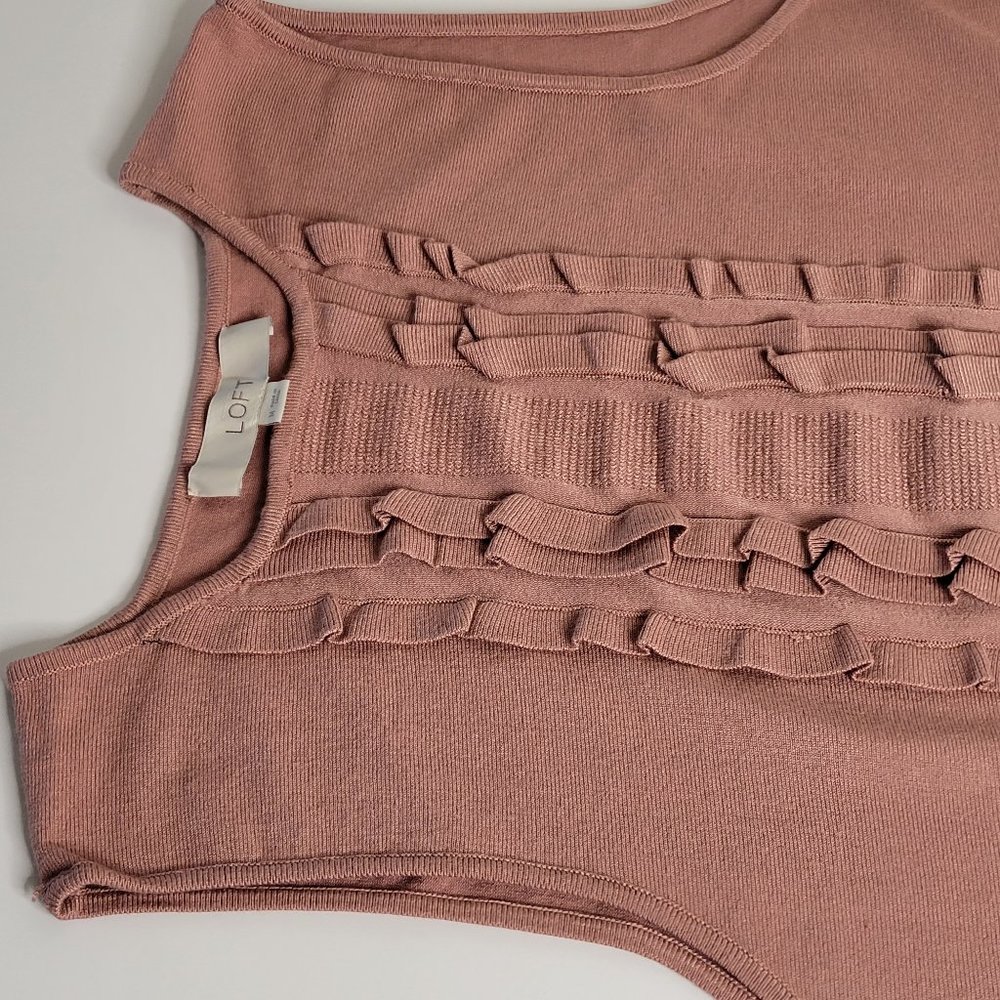 Ann Taylor Loft,   Dusty Rose Knit, size M, center ruffle detail sleeveless top. - Picture 2 of 12